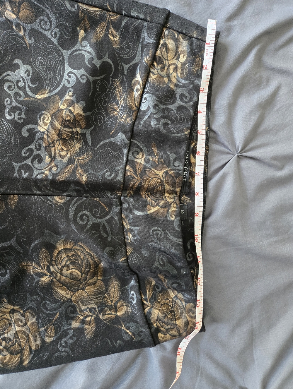 Insight Black and Gold Ornate Ankle Pants,  Size 10 - Picture 6 of 6